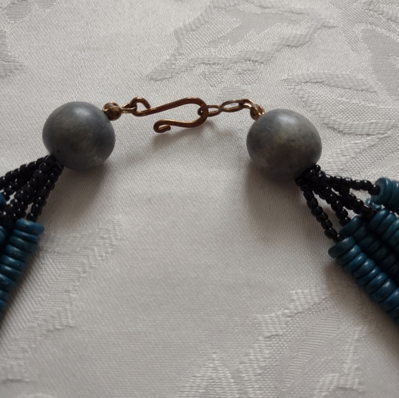 Five layer rondelles green red pink various shapes wooden necklace - Picture 9 of 10